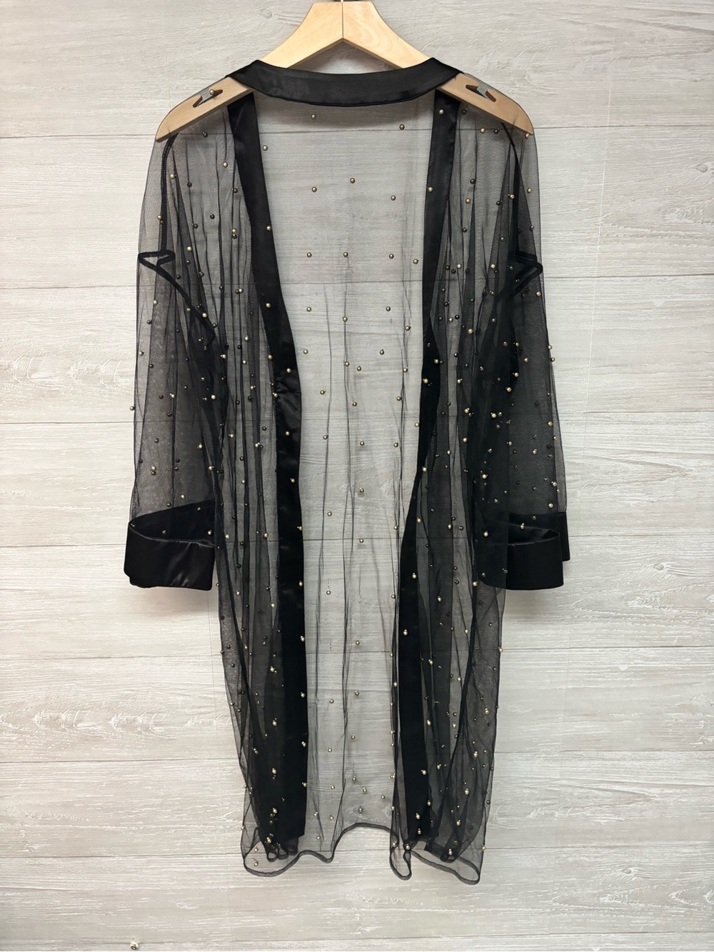 * | Monroe & Main | sheet open front cover up. One size. - Picture 3 of 4